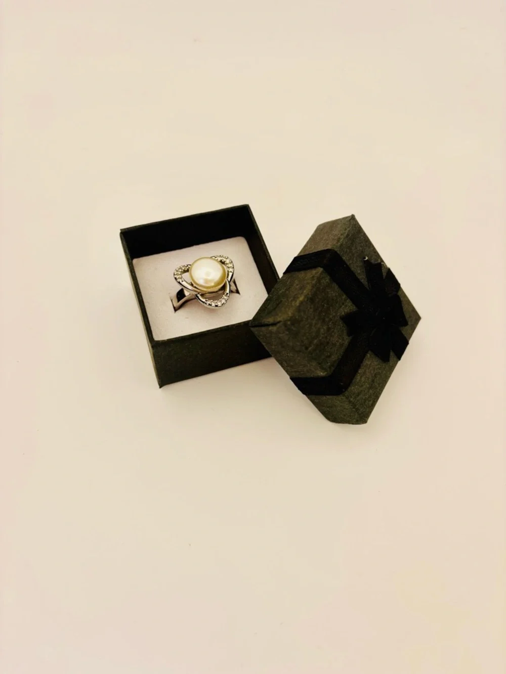 Sterling Silver Pearl Ring with Crystal Accents – Size 6.5 - Picture 11 of 11